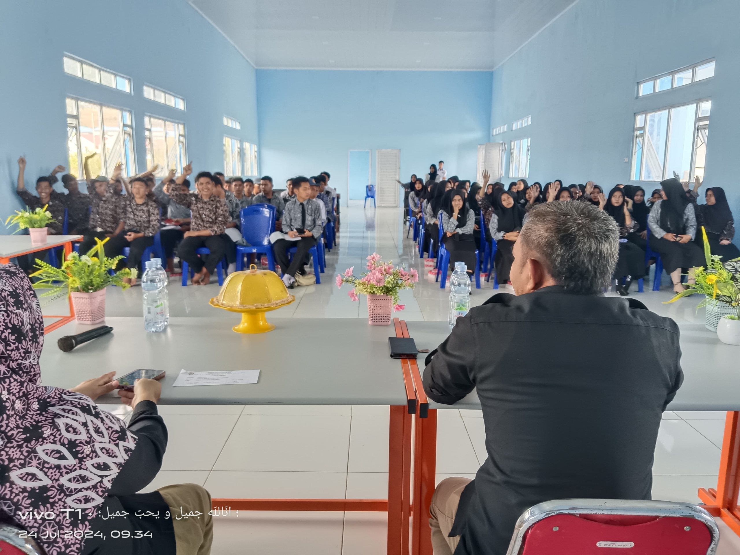 Antusias Siswa Bertanya Seputar Pilkada 2024